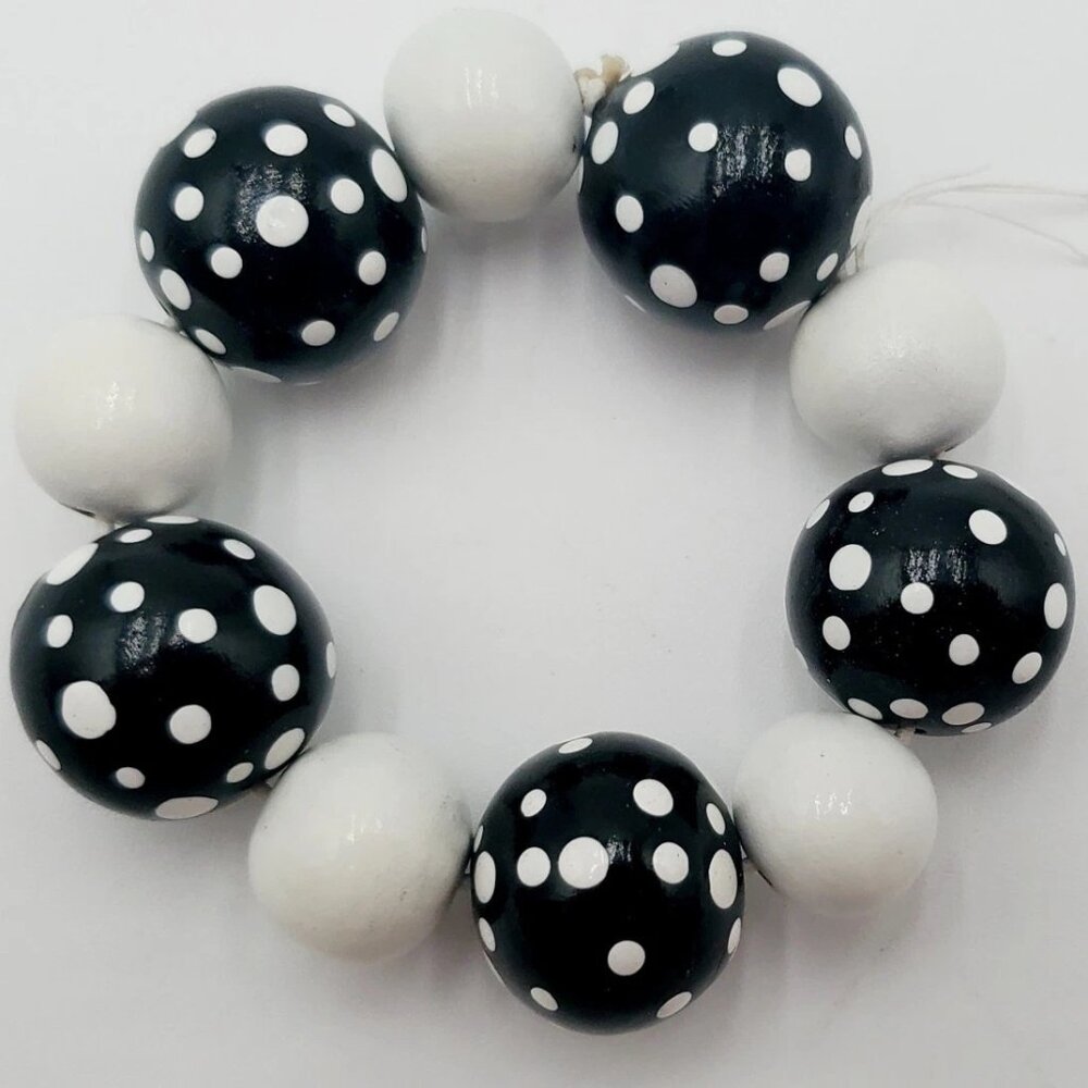 Made In The Philippines Beaded Black And White Polka dot Stretch Bracelet